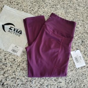 NWT Zyia Plum LNT Capris 6/8